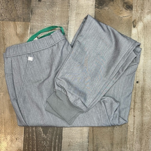 NWT Figs Tansen 2.0 Jogger Scrub Pants size Large Tall - Picture 2 of 9